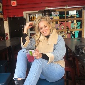 Meet your Posher, Alyssa